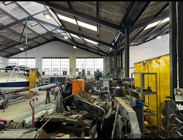 900M² WAREHOUSE FOR SALE IN PAROW EAST